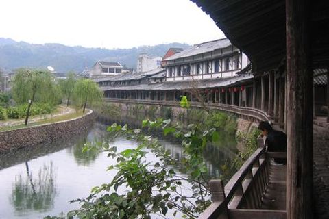 <温州-雁荡山双高4日游>观灵峰夜景，无购物